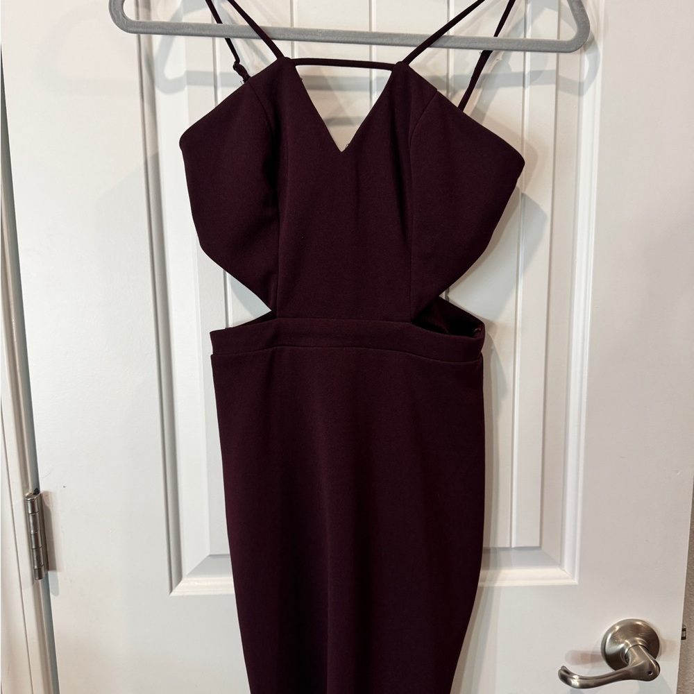Elegant Burgundy Spaghetti Strap Dress